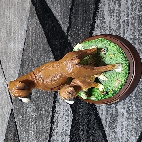 VINTAGE THE DANBURY MINT CHIP OFF THE OLD BLOCK BOXERS DOG FIGURINE - Picture 5 of 13